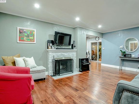 5th image of 25799 Bel Aire Dr