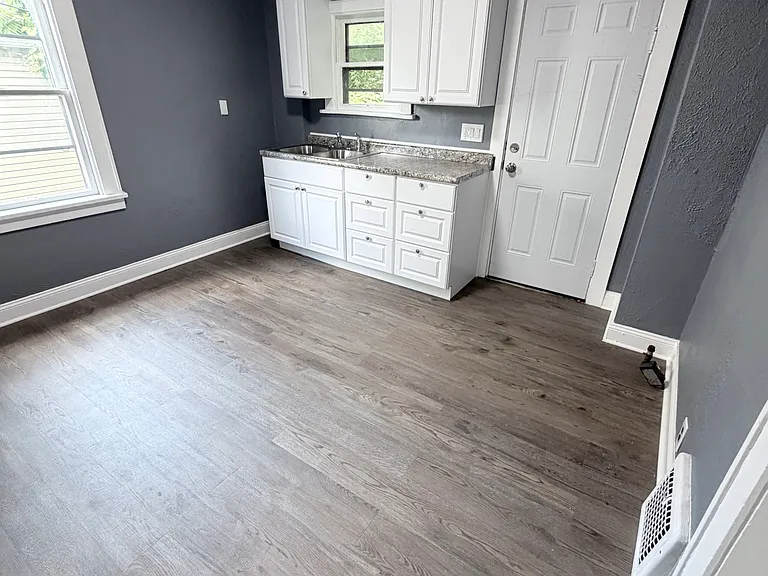 1627 Bryan Ave SW — Photo 16