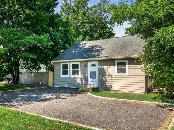 762 Provost Avenue, Bellport, NY 11713