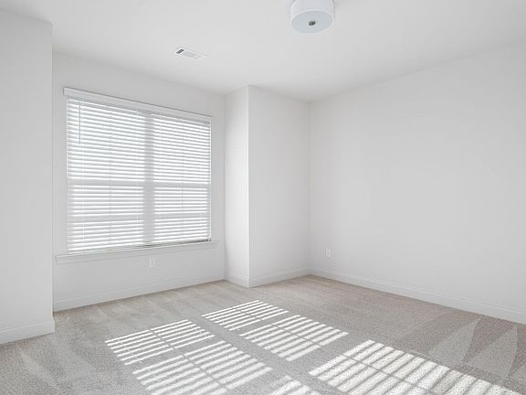 3rd image of 1555 Mercedes Ln