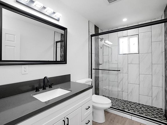 5th image of 2444 Connie Dr #4