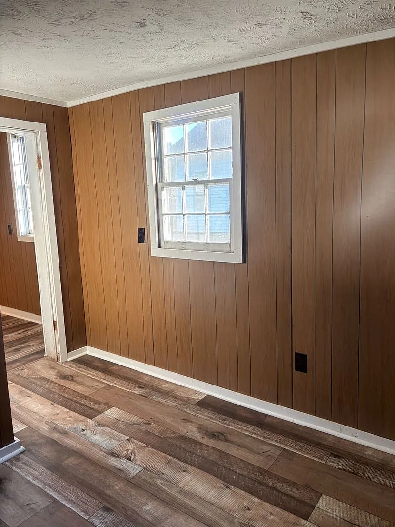 209 W Boney Street — Photo 2