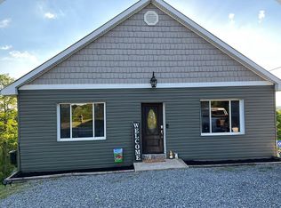 460 Midway Rd, Crab Orchard, WV 25827