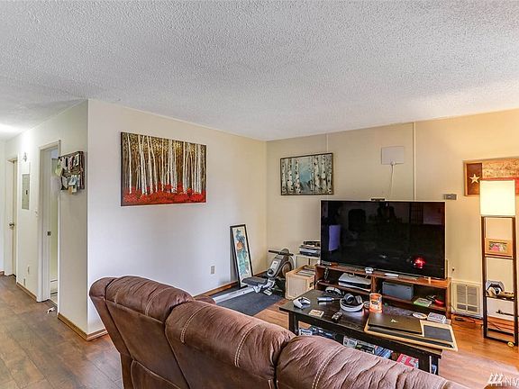 5th image of 11438-11444 99th Pl NE