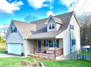 211 Skyview Dr, Beckley, WV 25801