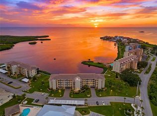 8251 Brent St APT 918, Port Richey, FL 34668