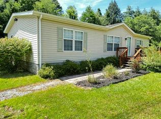 1424 Prudence Rd, Oak Hill, WV 25901