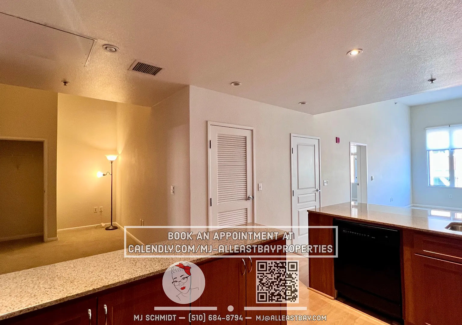 Sunny 1 bedroom in Emeryville, includes parking, amenities, & Washer/Dryer in unit! — Photo 1