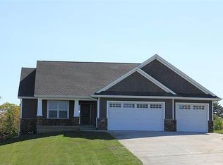 3983 Macbride Pl, Solon, IA 52333