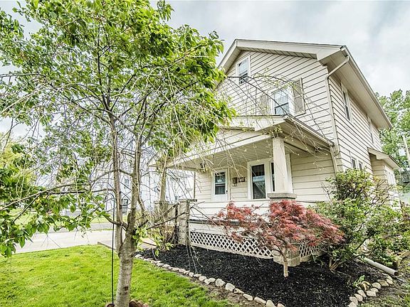 3rd image of 436 Oxford Ave