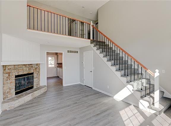 2nd image of 15135 Newton Dr