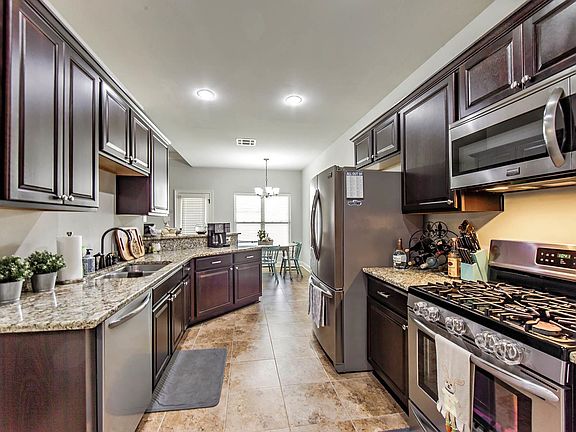 5th image of 129 Ainsley Dr