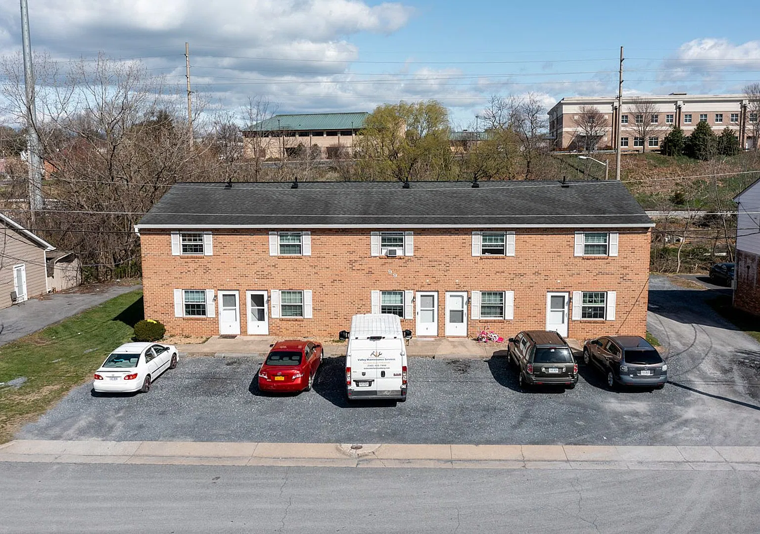 Apartment for Rent — Photo 1