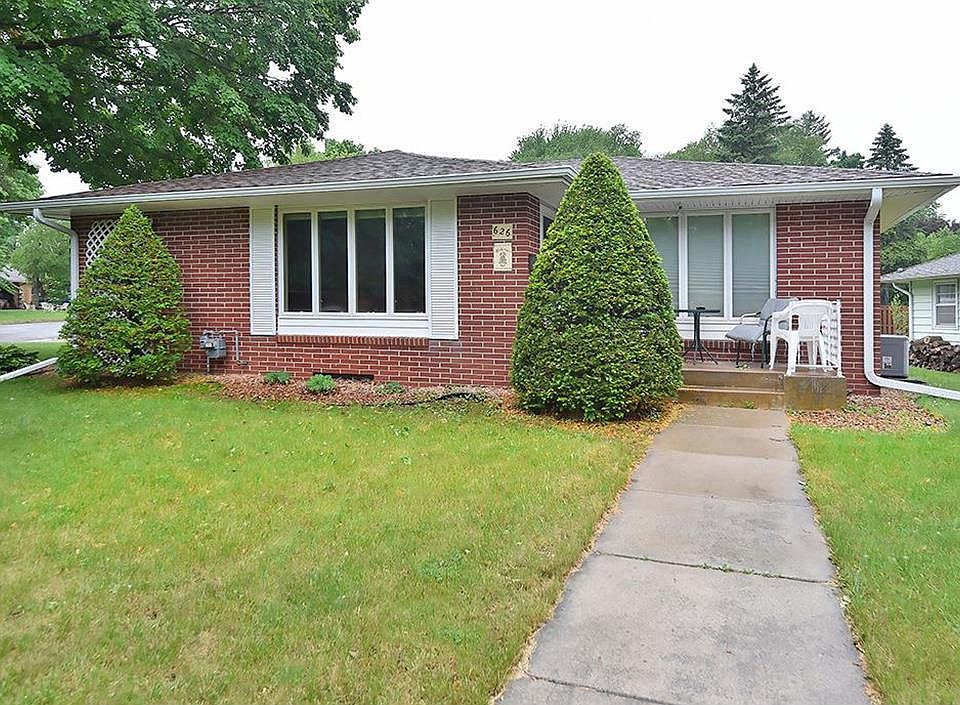 1st image of 626 Hillcrest Ave
