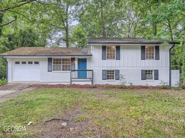 562 Roxbury Dr, Riverdale, GA 30274