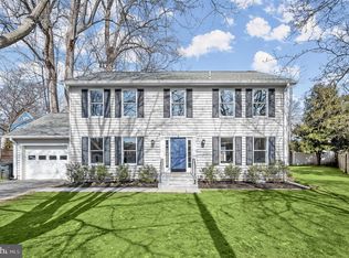 4 Wyoming Ct, Bethesda, MD 20816