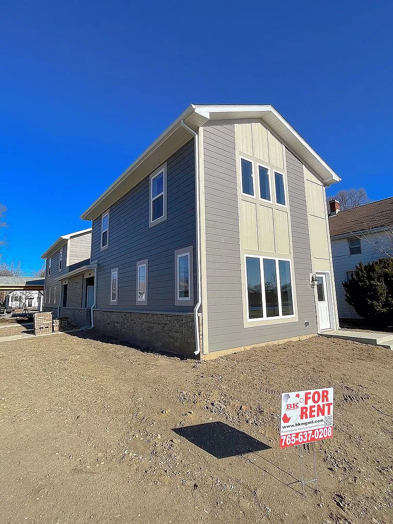 3 Bedroom 3 Bath Duplex! — Photo 1