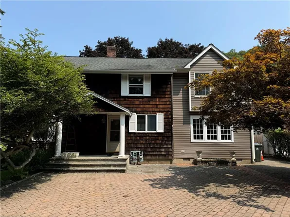 99 E Village Road, Tuxedo Park, NY 10987