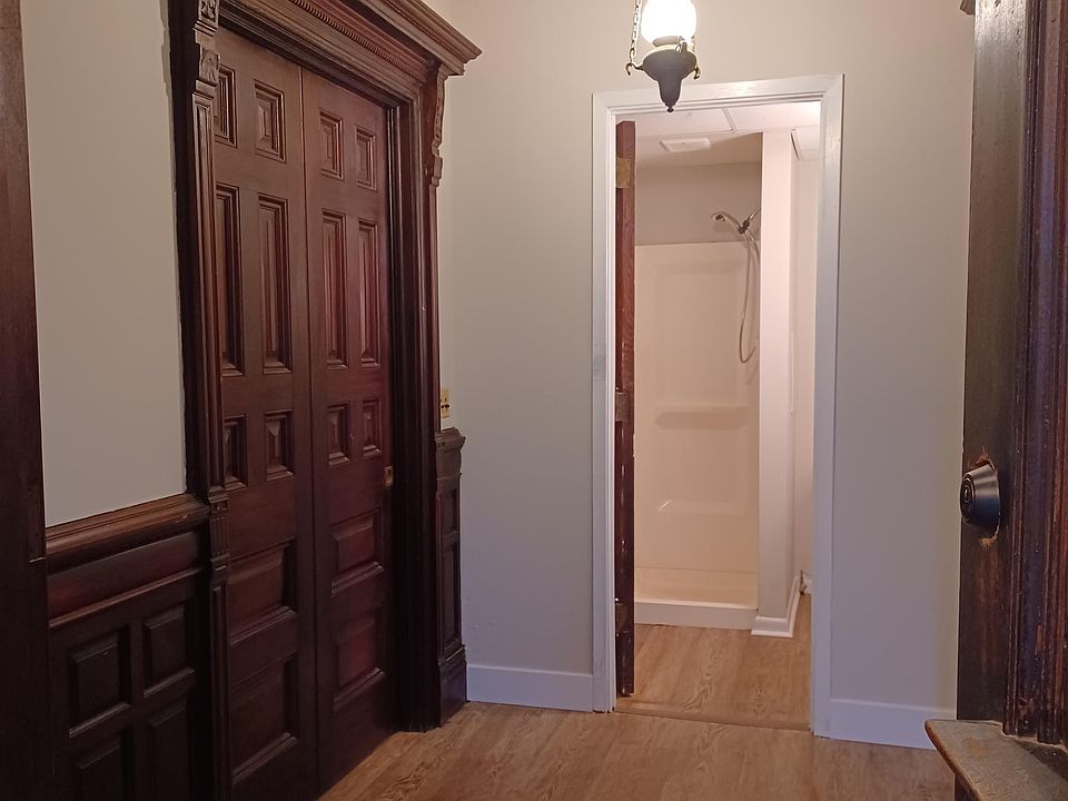 1st image of 324 Goundry St