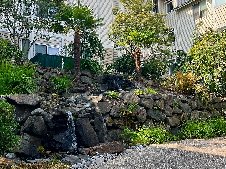 Oasis Apartments — Photo 5