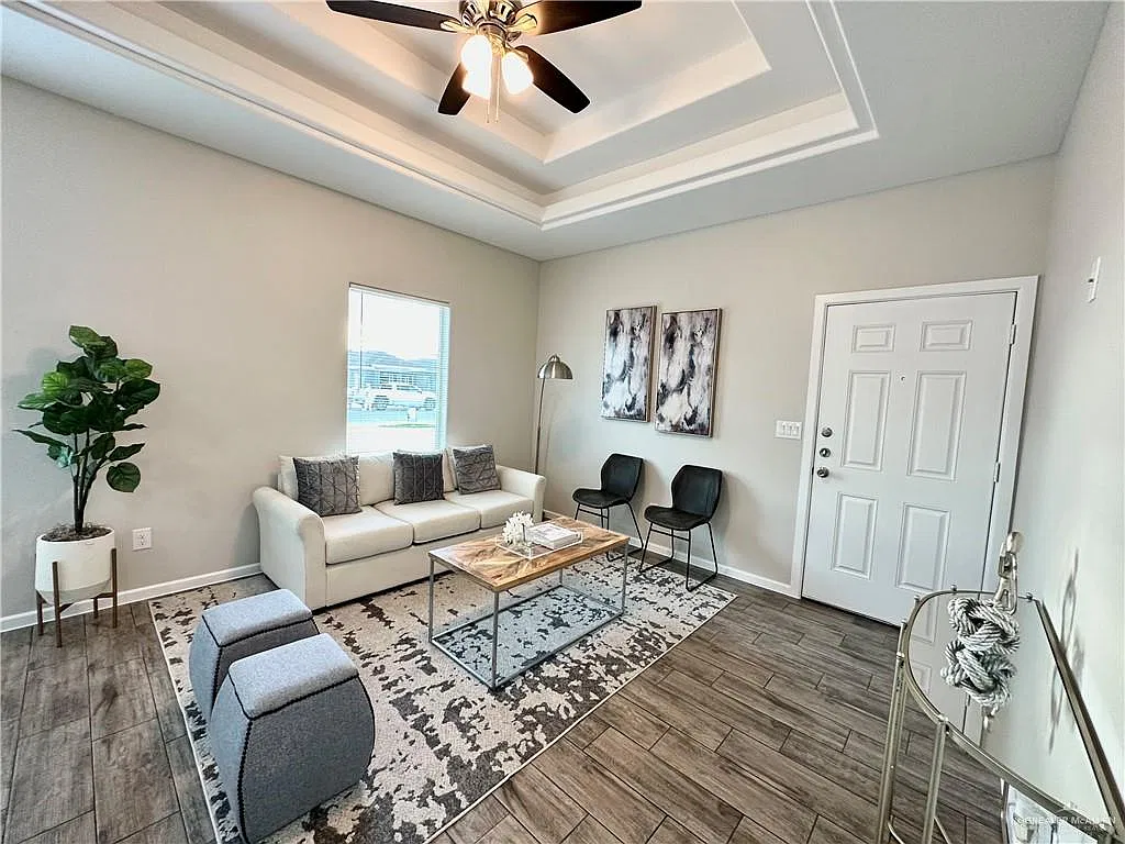 3 bed, 2.0 bath, 1020 sqft, $1,275 — Photo 4