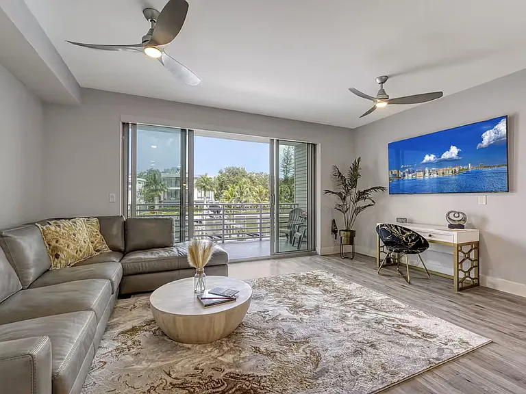 1709 Tamiami Trl #220A — Photo 2