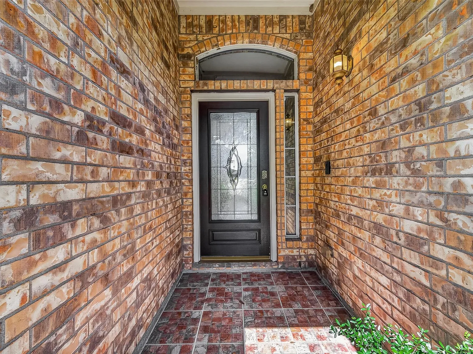 3 bed, 2.0 bath, 2113 sqft, $2,000 — Photo 3