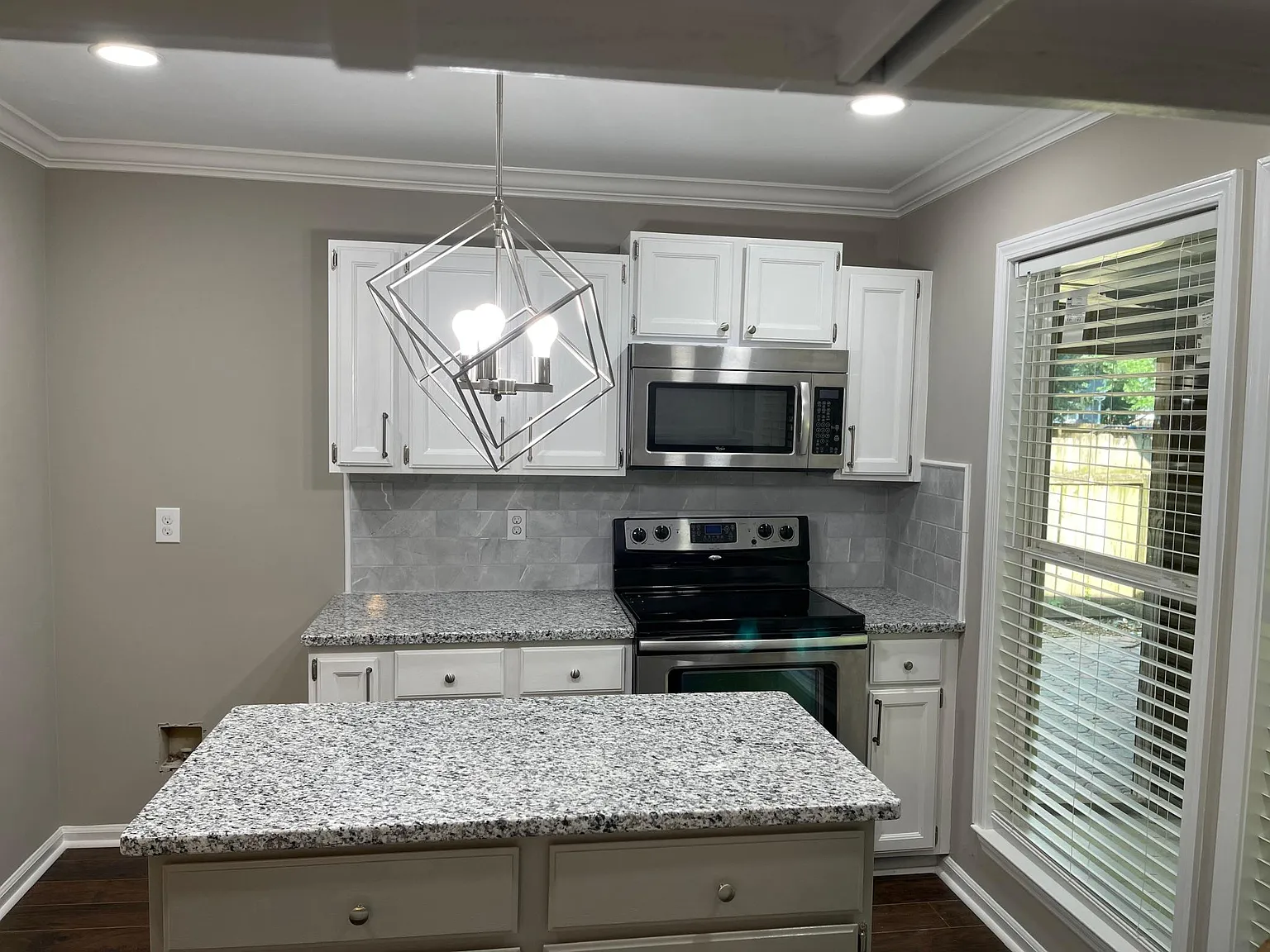 3 bed, 1262 sqft, $1,675 — Photo 2