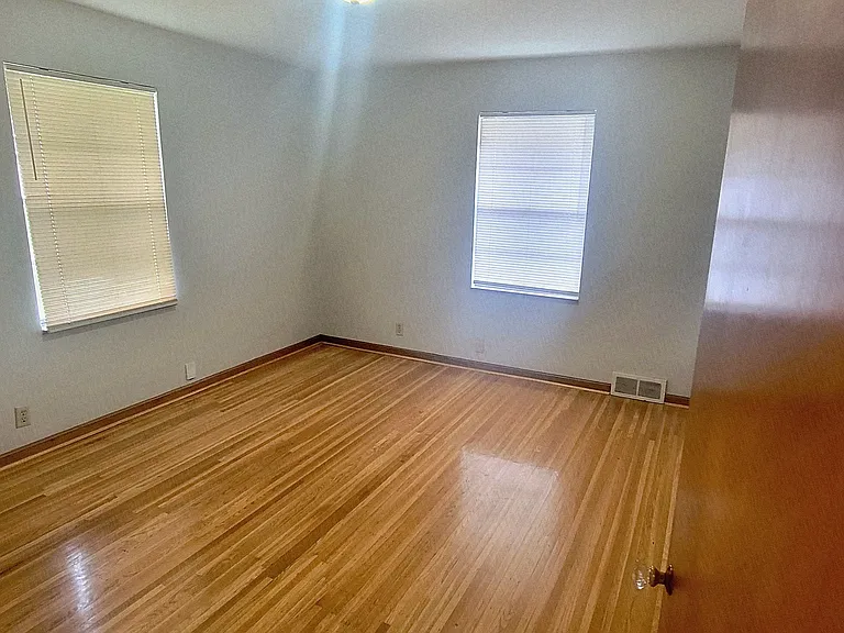 325 N Arlington Ave — Photo 9