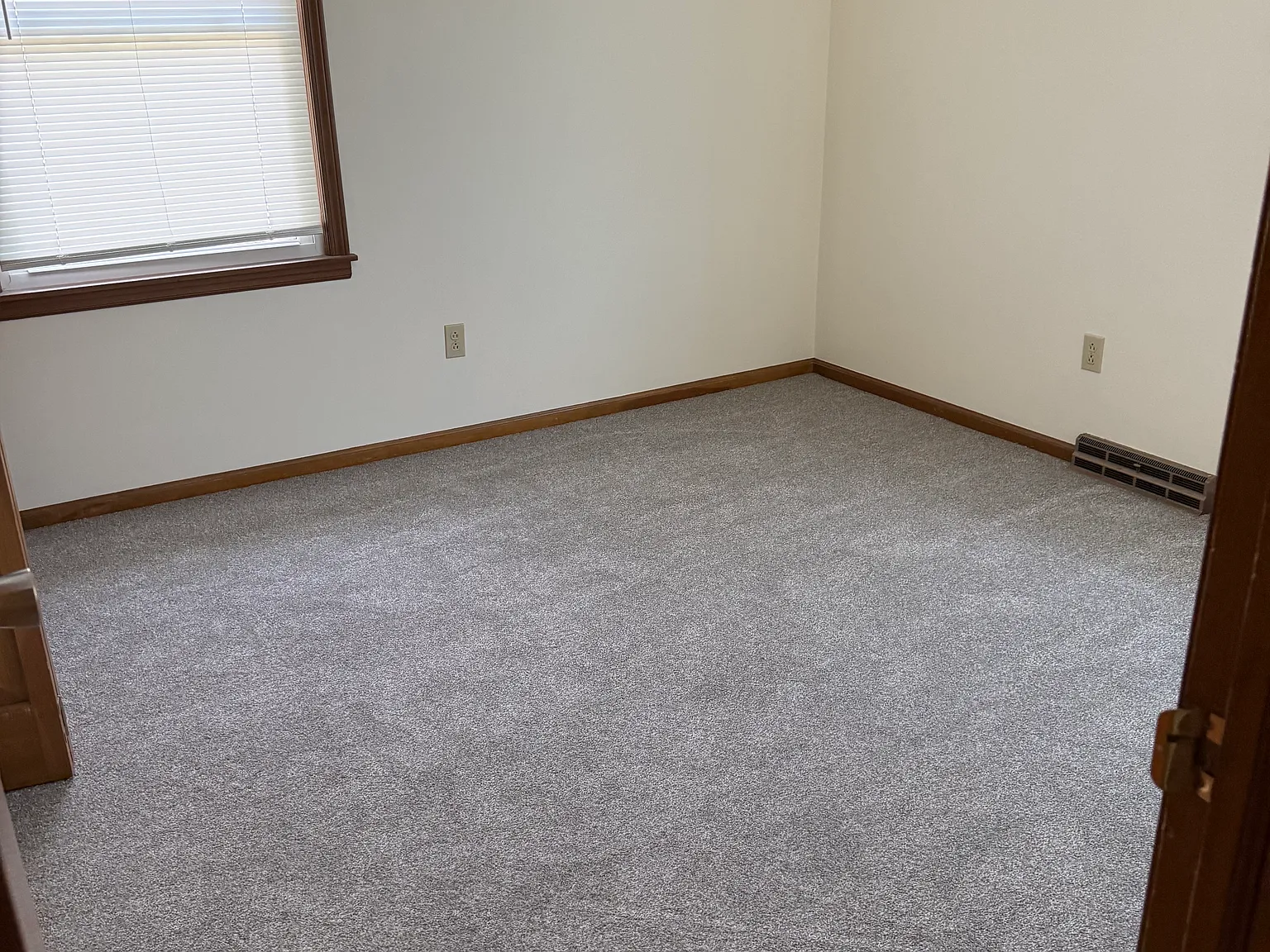 2 bed, 800 sqft, $1,200 — Photo 4