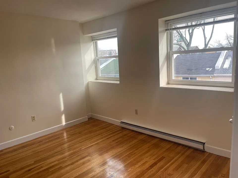 10 Armington St #1