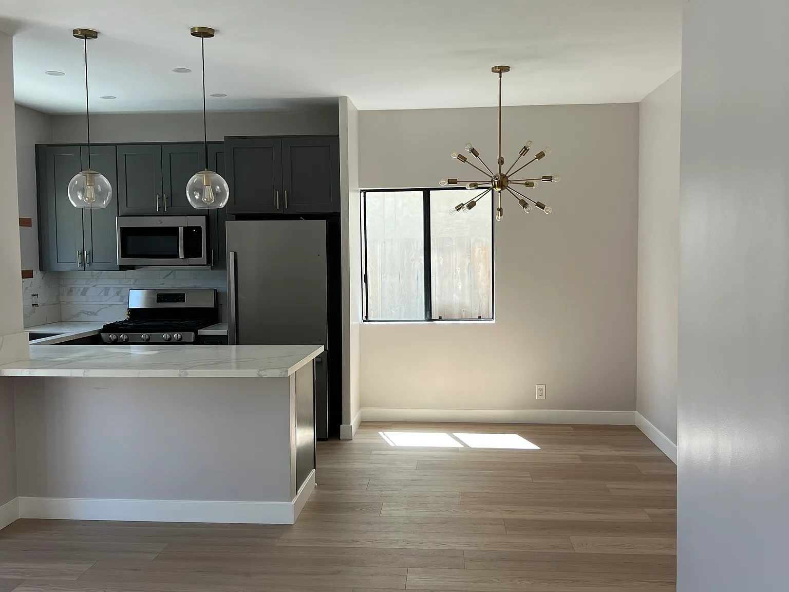 2 bed, 873 sqft, $3,595 — Photo 3