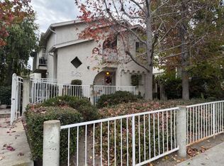 953 W 1st St, San Pedro, CA 90731