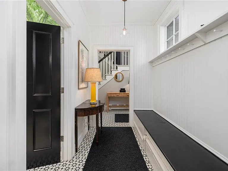 33 Beacon Hill Rd — Photo 3