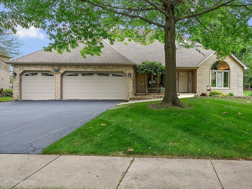1st image of 967 Lakeside Dr