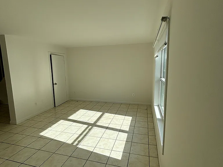 235 Keen St #1R — Photo 3