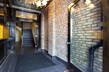 Rented by R New York