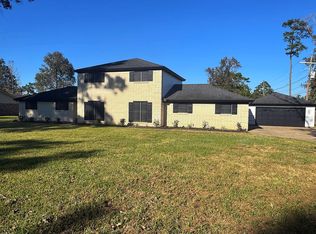 310 W Pineshadows Dr, Sour Lake, TX 77659