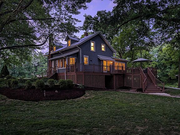 3rd image of 4450 Greenwich Rd