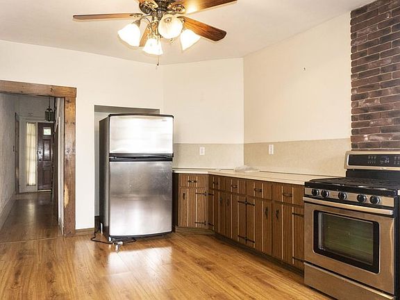 2nd image of 28 Dighton St #1