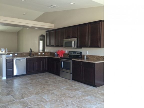 4th image of 2080 Jamaica South Blvd