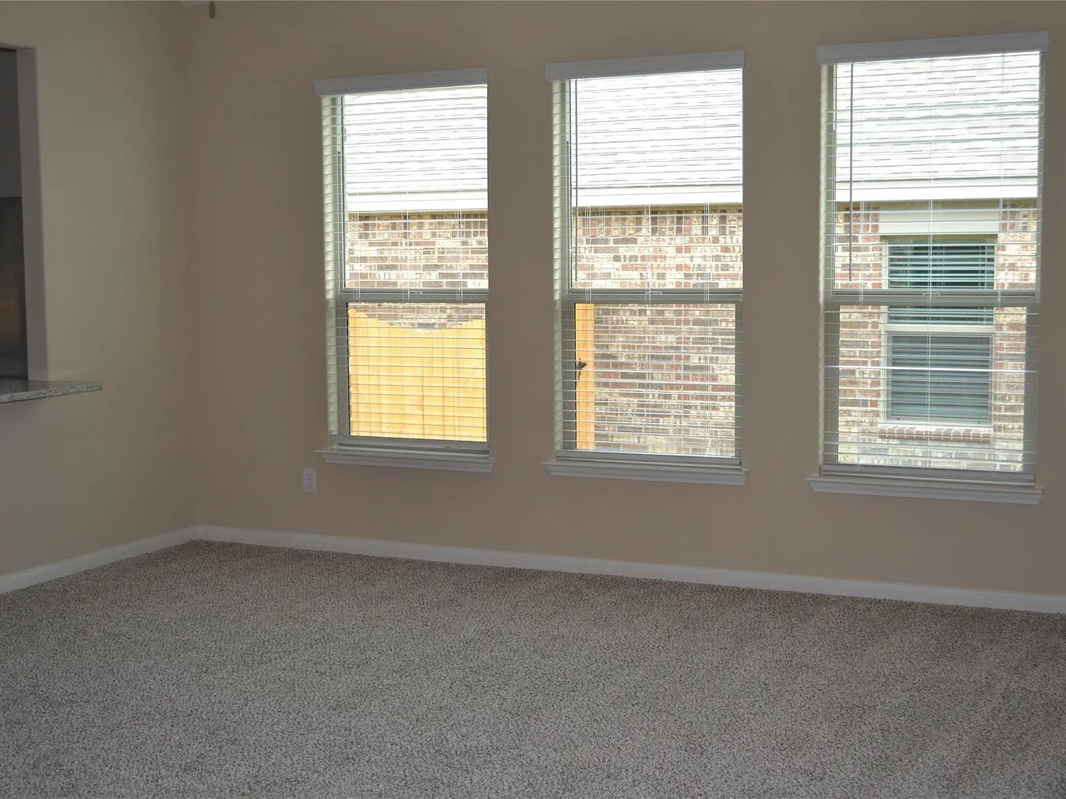 4 bed, 1811 sqft, $1,795 — Photo 2