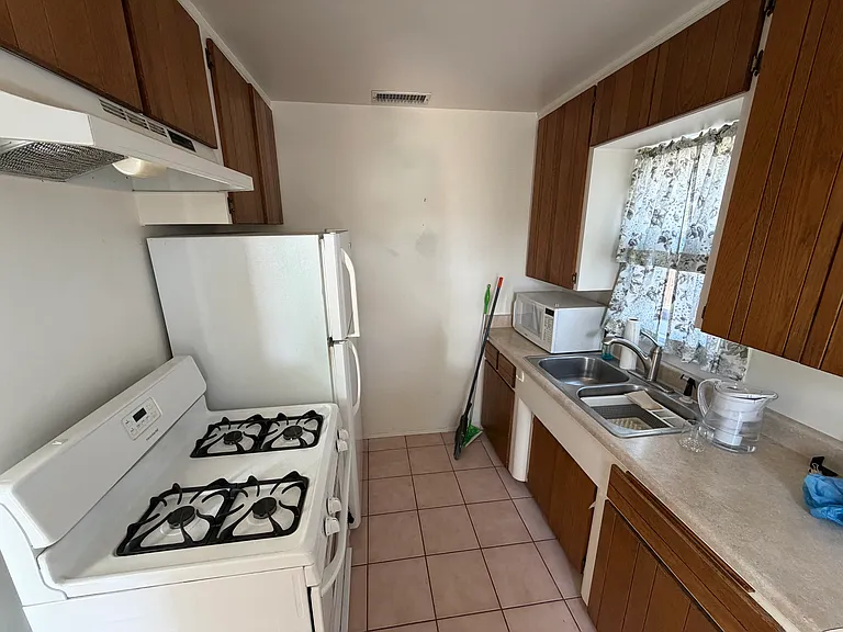 4614 Bermuda Ave — Photo 7