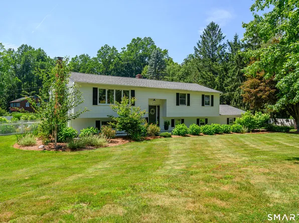 1 Brookwood Drive, Newtown, CT 06470