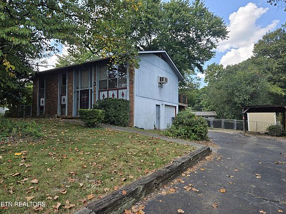 2nd image of 5812 Wexford Ln