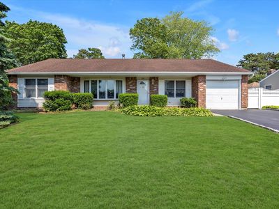 693 Greenbelt Pkwy W, Holbrook, NY, 11741