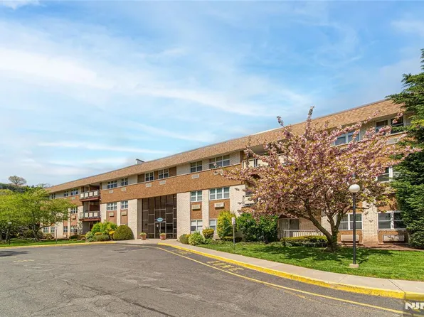 1111 River Rd APT F03, Edgewater, NJ 07020