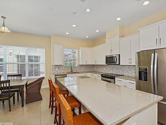 4th image of 1108 Parma Cir