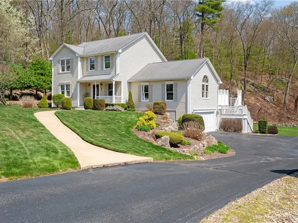 31 Mathew Dr, Johnston, RI 02919