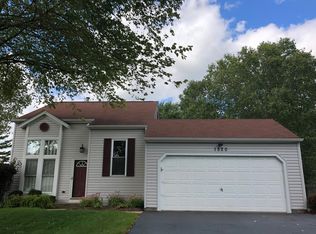 1520 Teri Ln, Algonquin, IL 60102